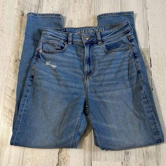 American Eagle Mom Jeans Size 4 - Picture 2 of 8